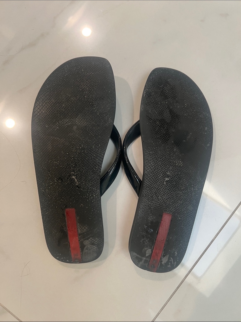 AUTHENTIC Prada Black Patent Flip Flop Sandals with Red Logo Inlay - Picture 2 of 2